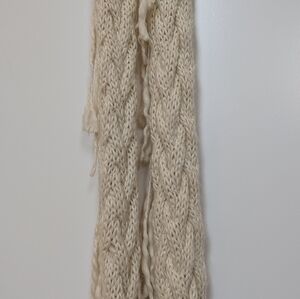 Oversized White Knit Scarf With Fringe